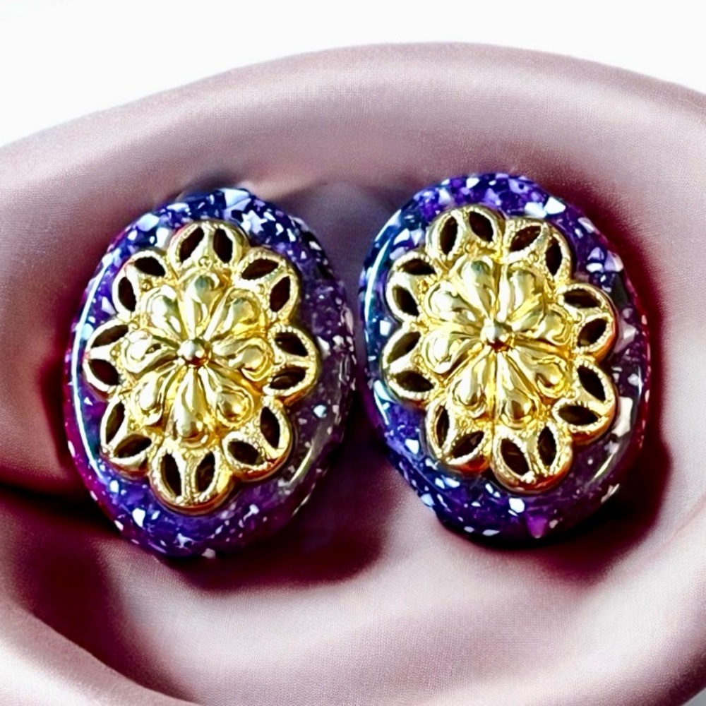 Vintage 1990 Avon “Winter Berries” Lucite Earrings with Gold Accents